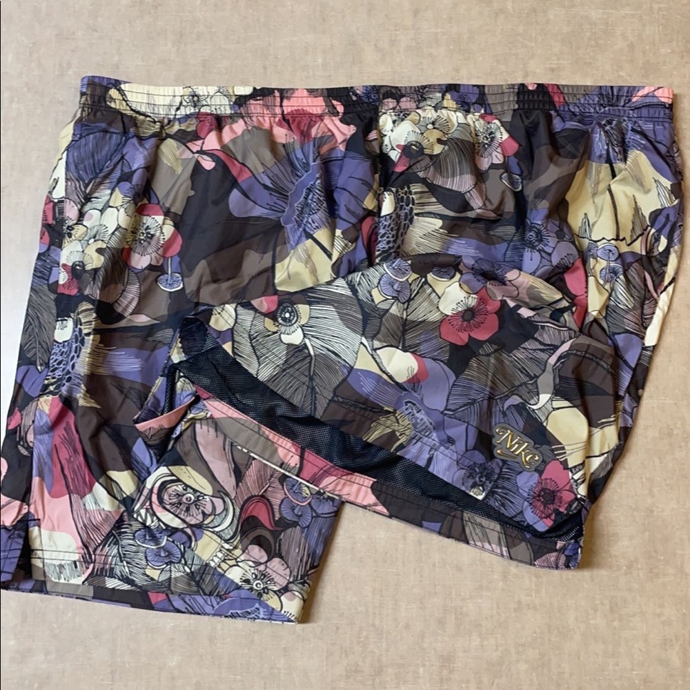 Nike femme shorts with gold Nike accent plus size